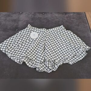 Black and white flowy shorts